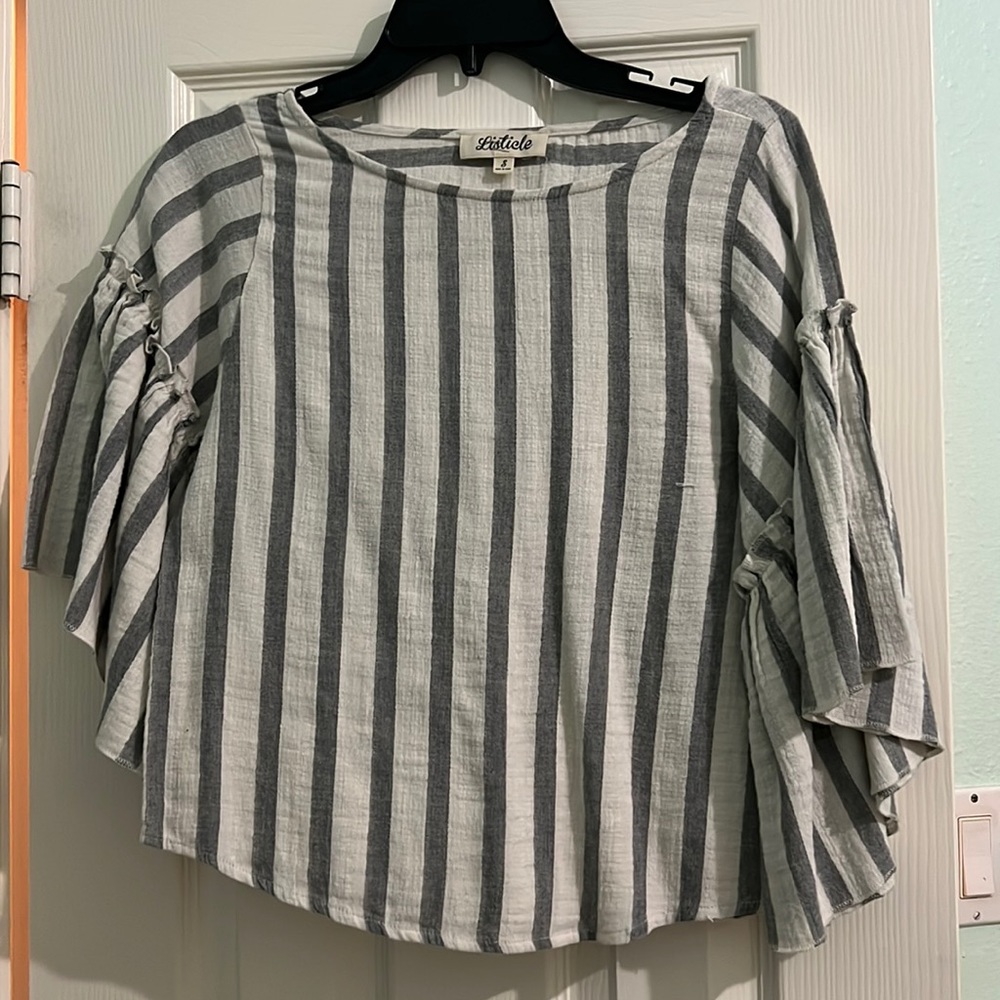 Listicle blouse with stripes